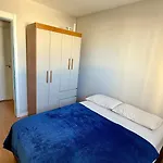 Apto Moderno E Bem Localizado